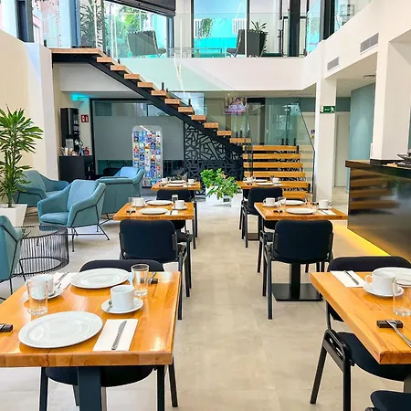 ホテル Mg Poniente