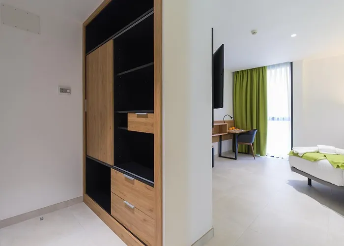 Готель Mg Poniente 3*