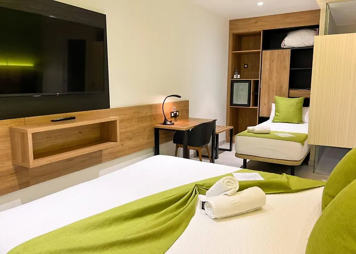 Mg Poniente Hotel 3*