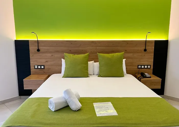 מלון Mg Poniente 3*